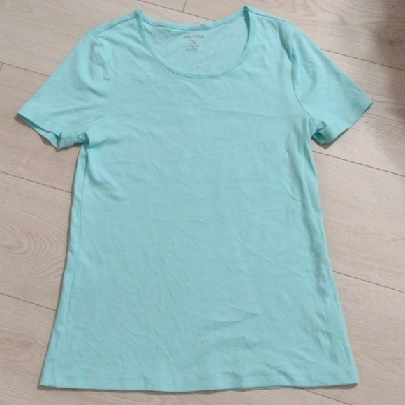4 NAME BRAND T-SHIRT BUNDLE! Zara, White Stag, Shein & Le Chateau!! - Picture 6 of 10